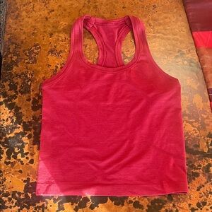 Lululemon swiftly tank red size 4